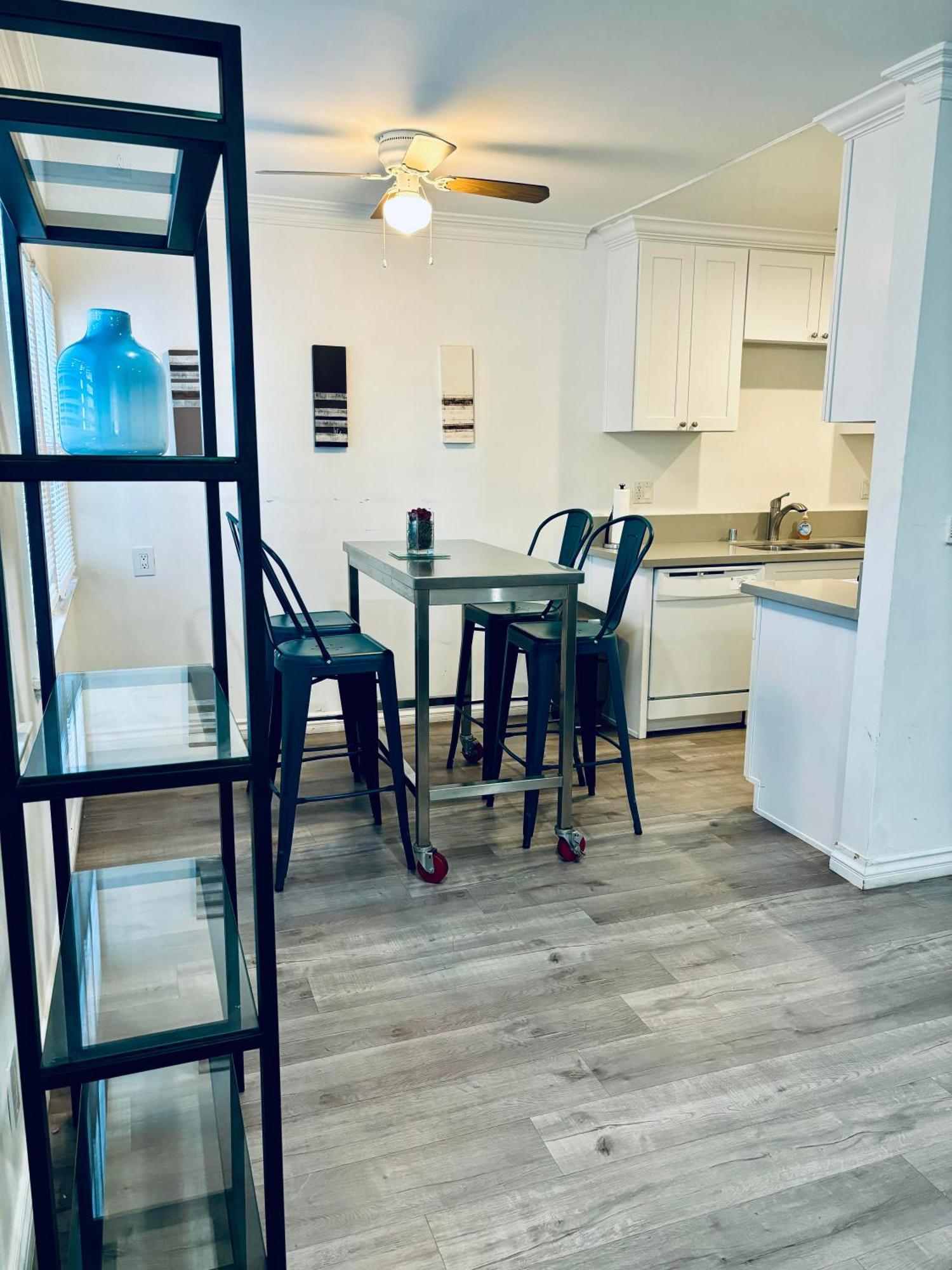 Modern, 1 Bed Condo, Downtown Century City Лос Анджелис Екстериор снимка