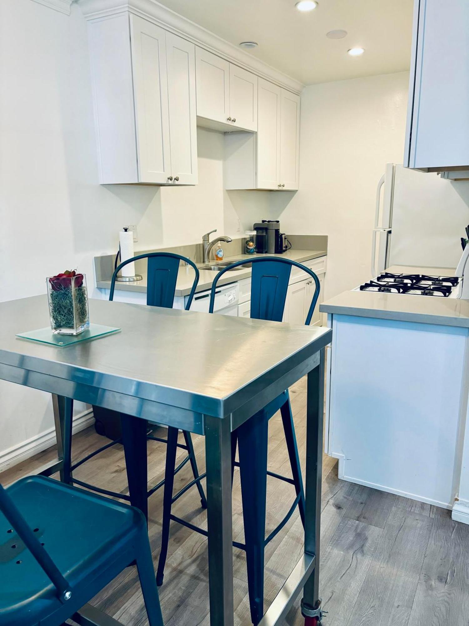 Modern, 1 Bed Condo, Downtown Century City Лос Анджелис Екстериор снимка